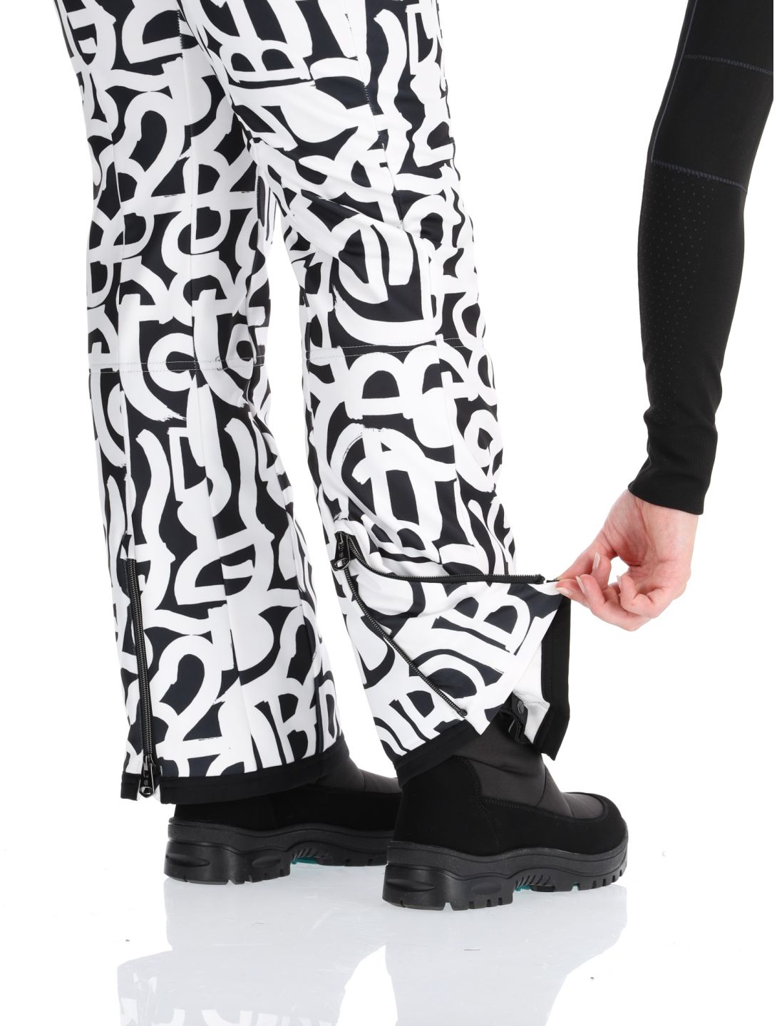 Dare2b, Upshill pantalones de esquí softshell mujeres Black and White Graffiti Print blanco, negro 