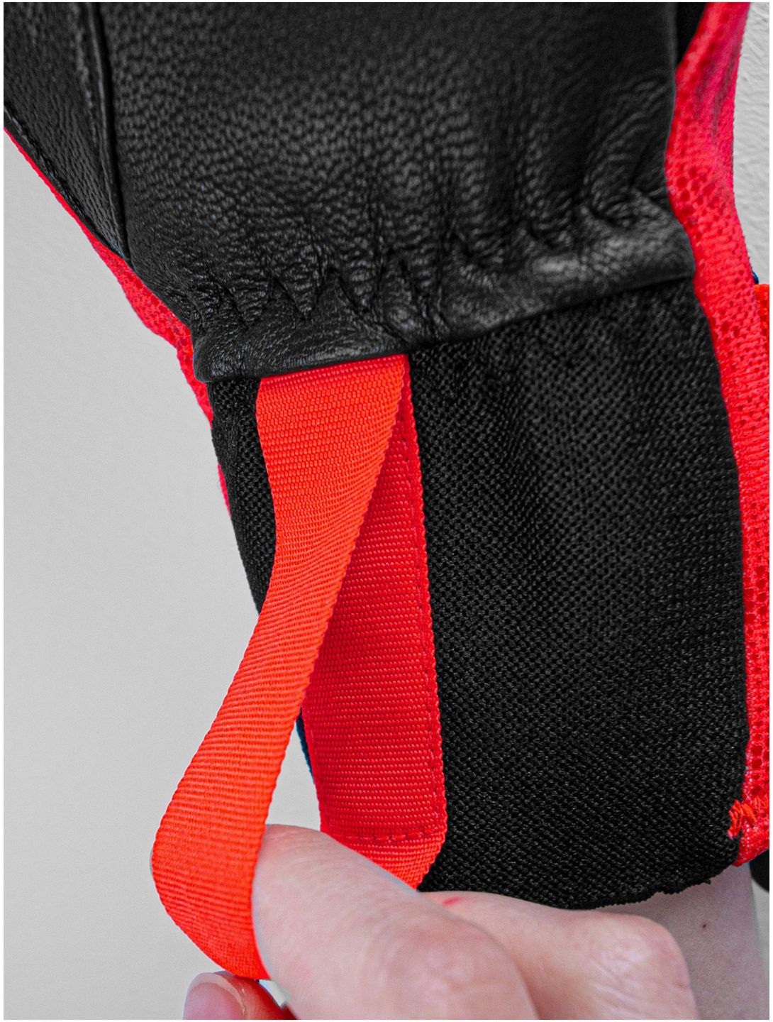 Reusch, World Cup Warrior Neo guantes de esquí hombres Black / Fluo Red negro, rojo 